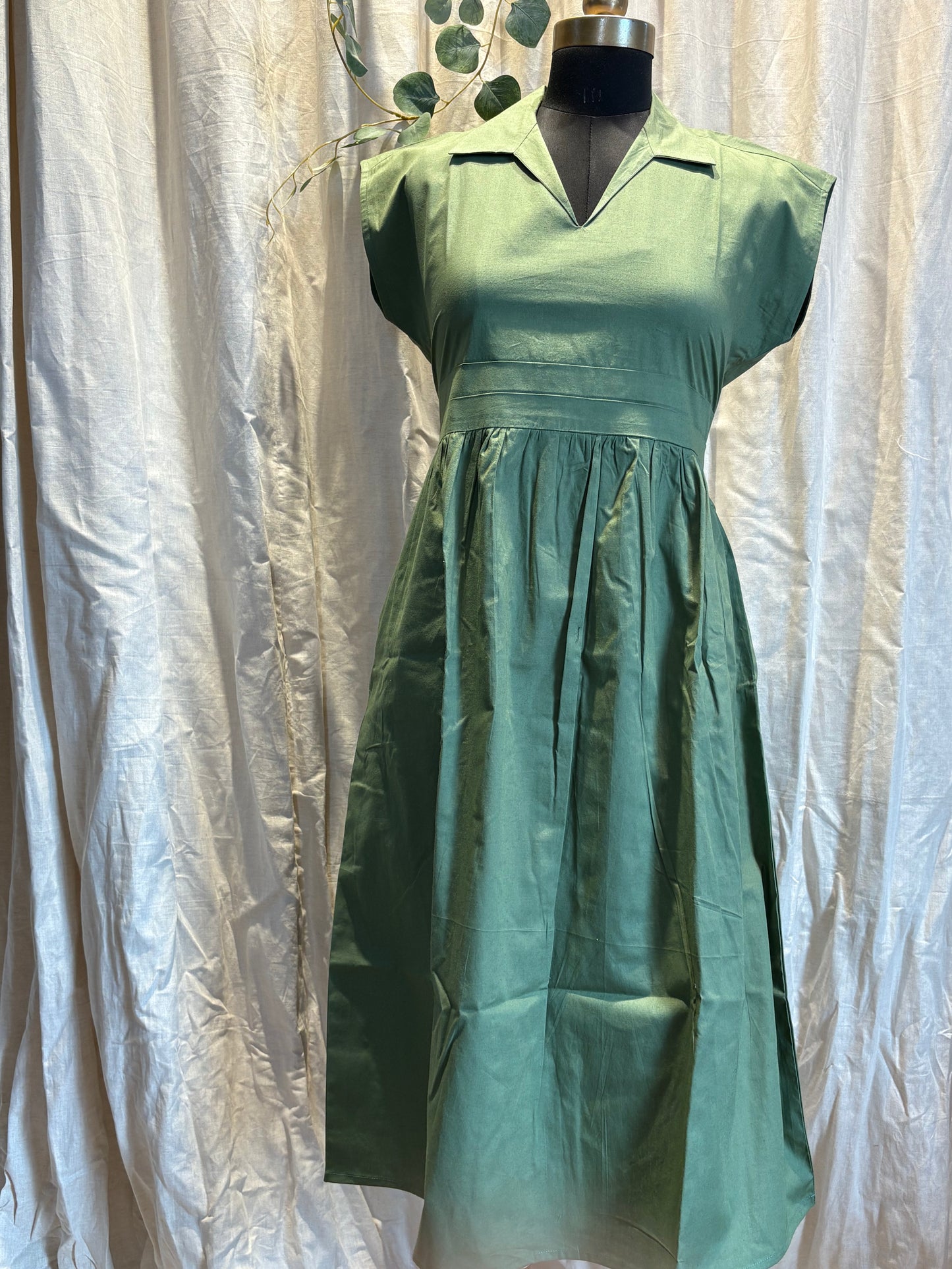 Sunday Stroll Dress - Green Poplin