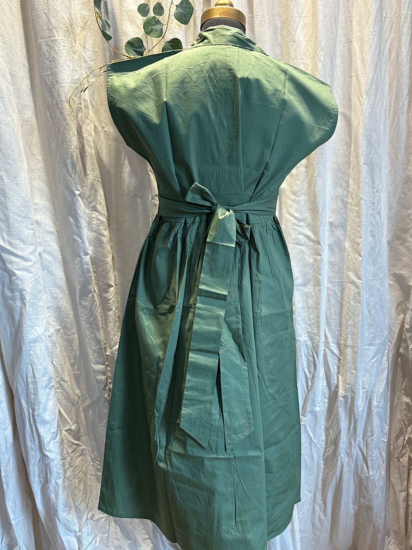 Sunday Stroll Dress - Green Poplin