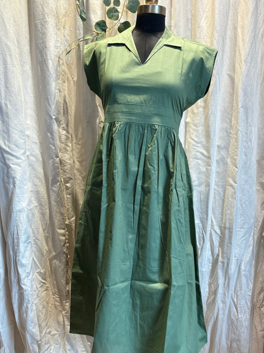 Sunday Stroll Dress - Green Poplin