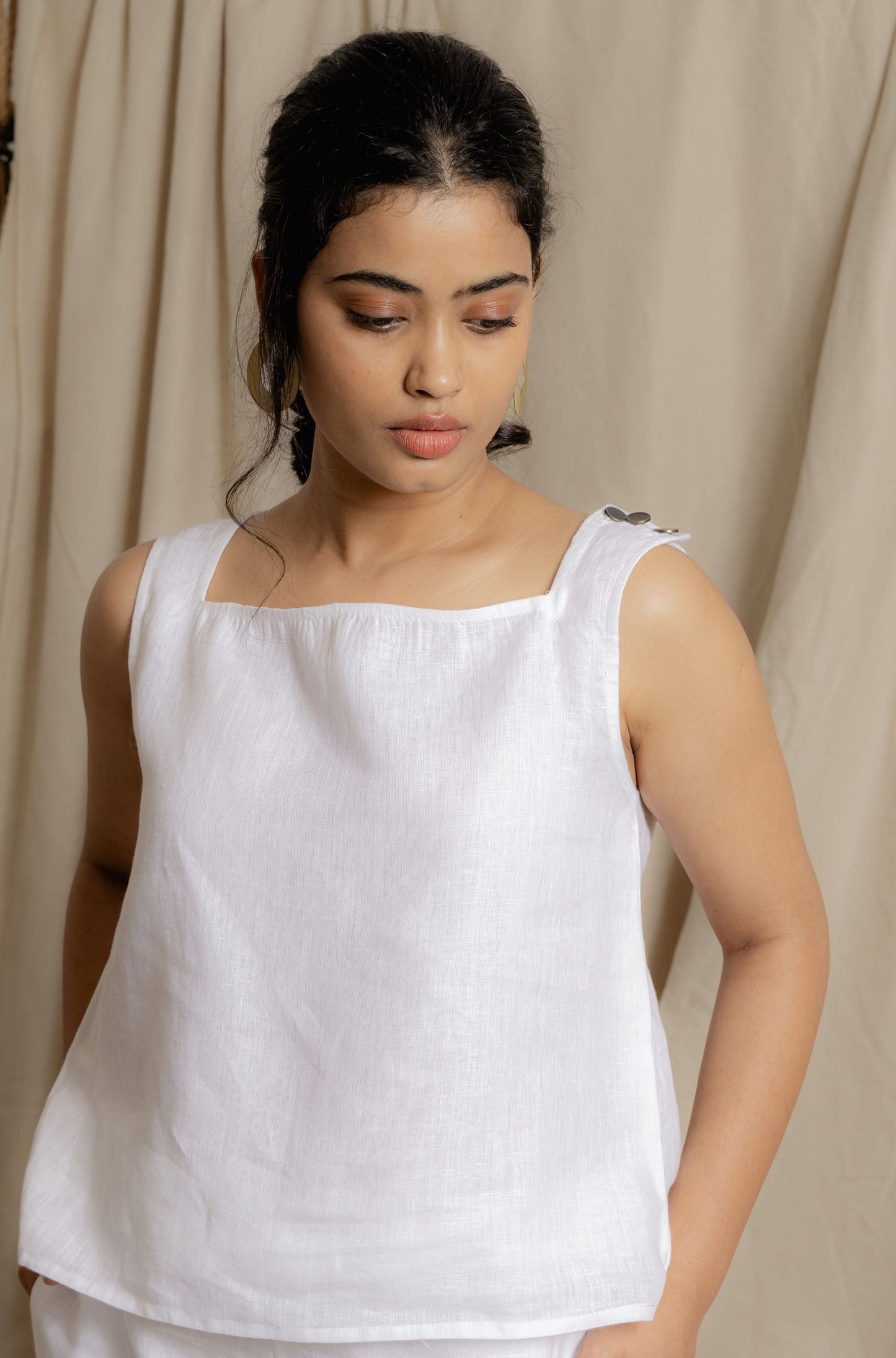 Aura Blanc 100% Linen Sleeveless Top