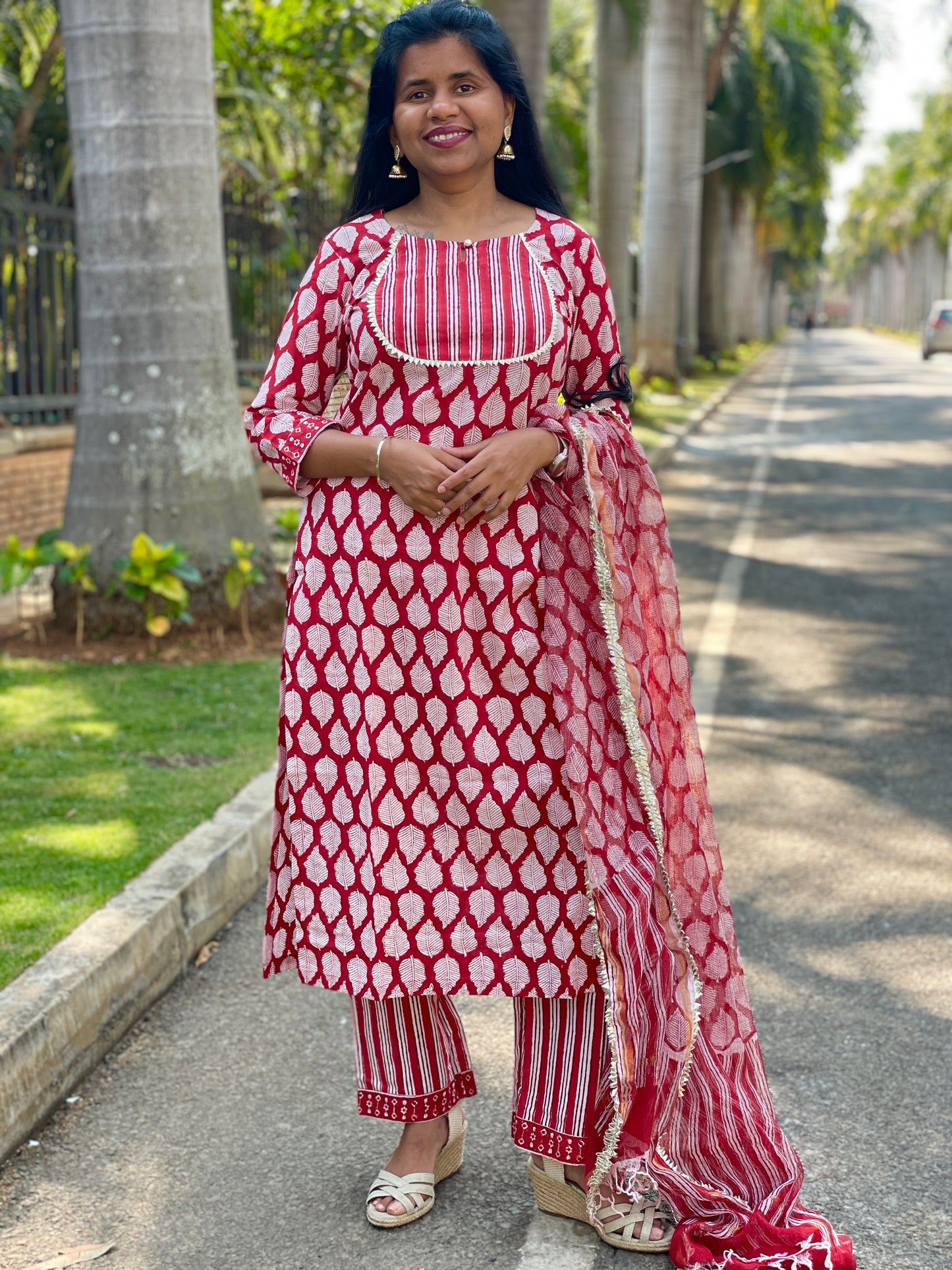 Laal Patti Handblock Print With 3/4 Sleeves Suit Set